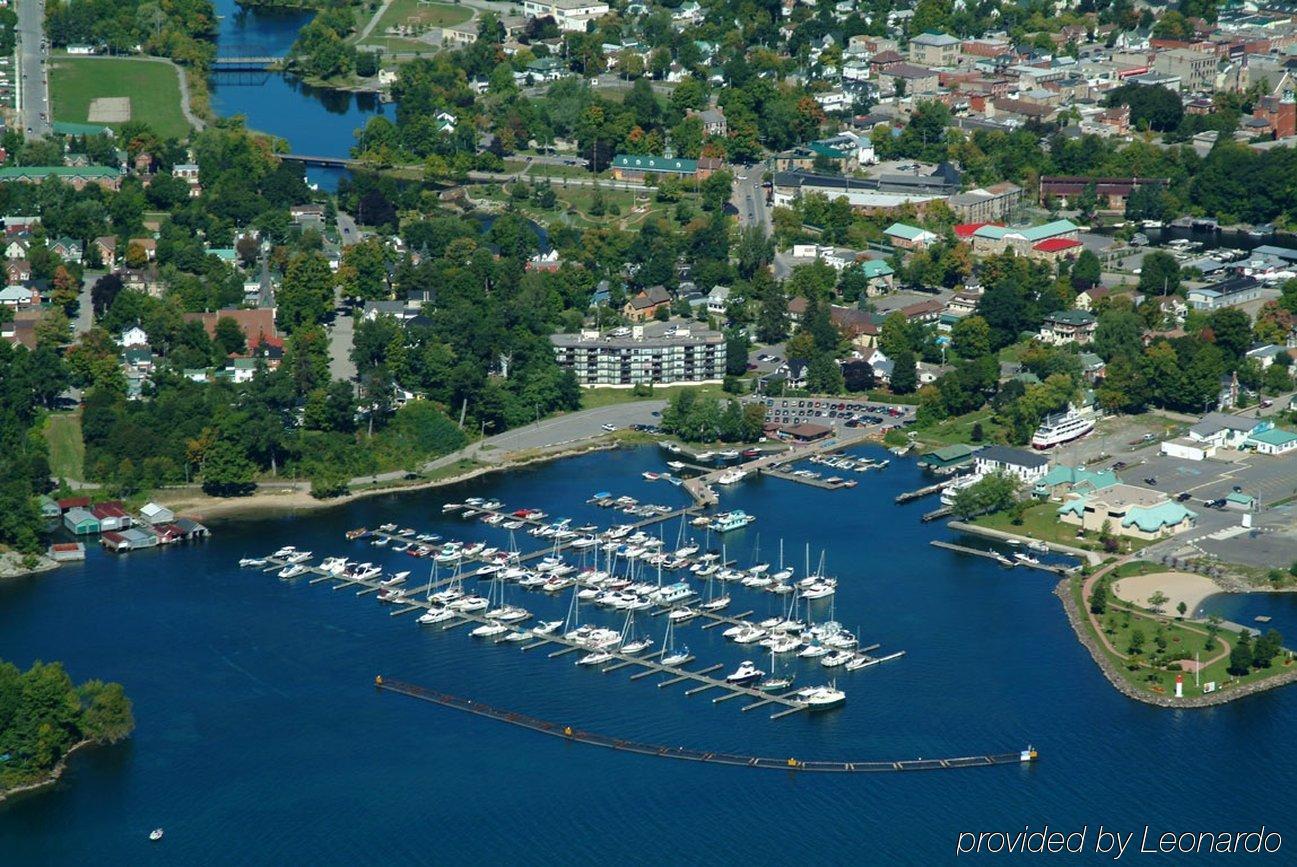 Holiday Inn Express Hotel & Suites 1000 Islands - Gananoque By Ihg Exterior foto